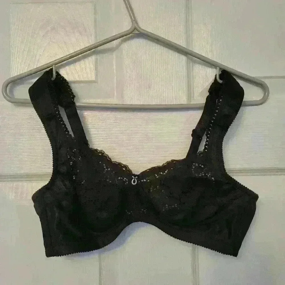 Playtex Black Satin Lace Size 36B Comfort Straps